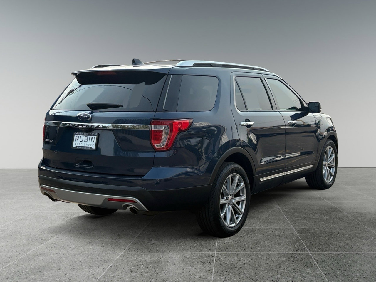 Used 2017 Ford Explorer Limited image 6