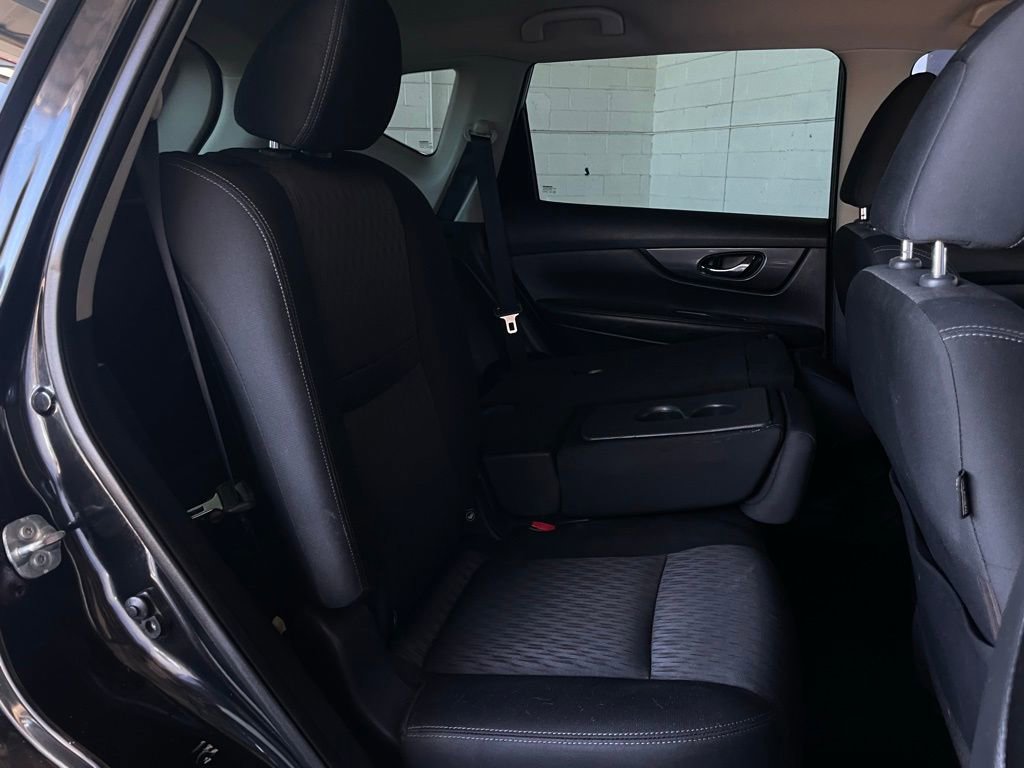 Used 2017 Nissan Rogue S FWD image 17