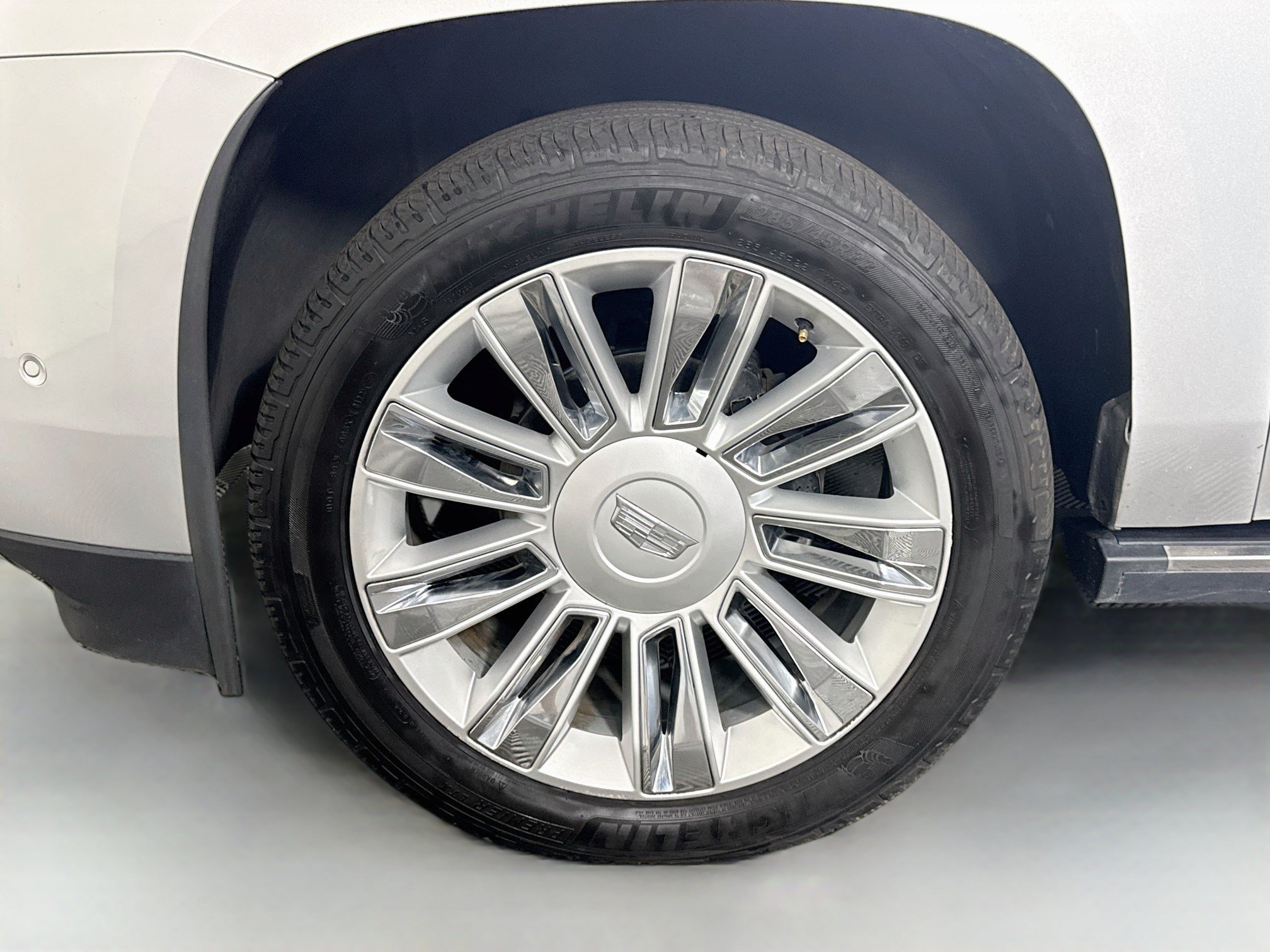 Used 2020 Cadillac Escalade ESV Platinum AWD/4WD image 38