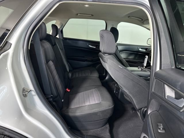 Used 2021 Ford Edge SE image 27
