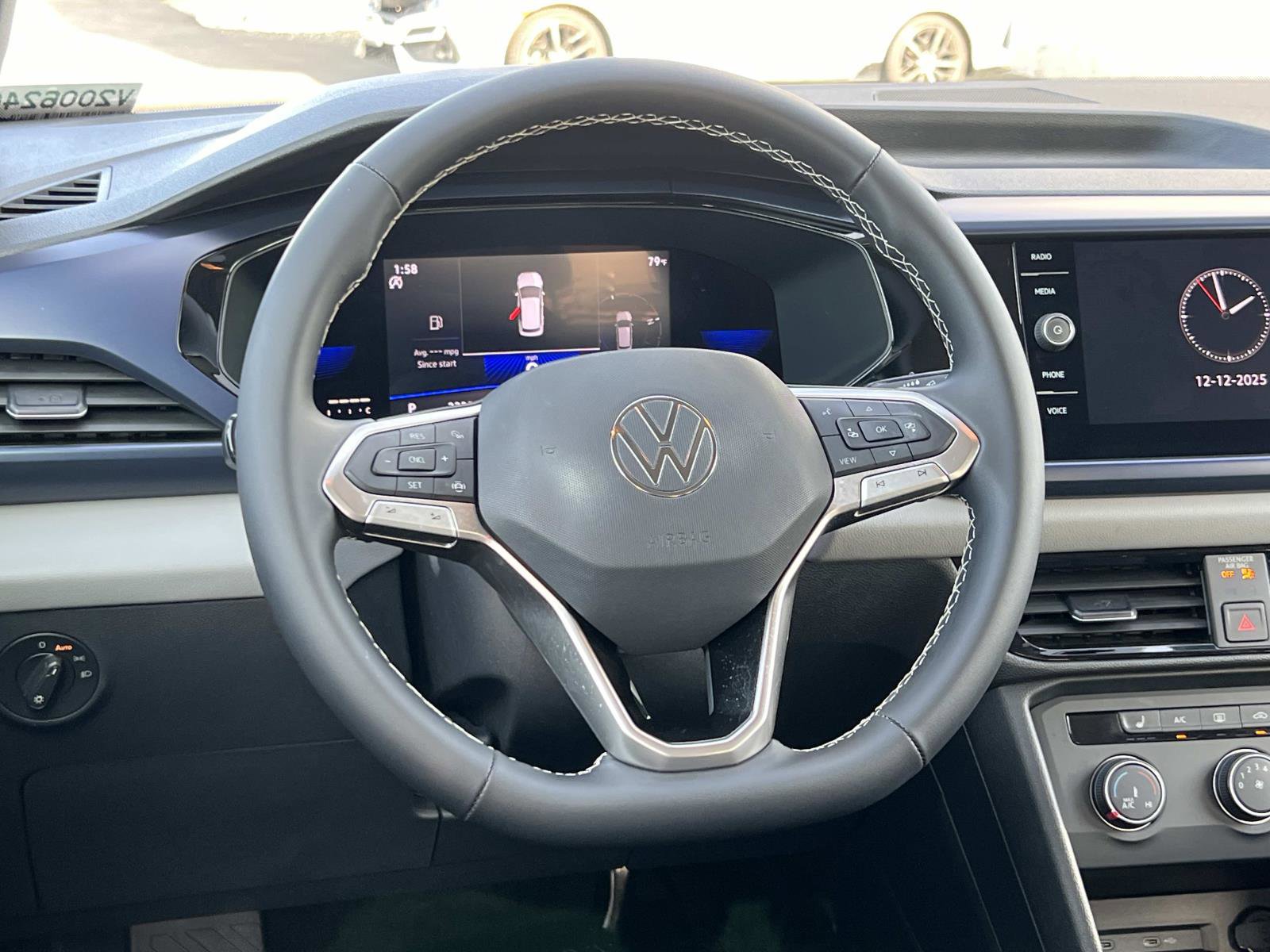 Certified 2022 Volkswagen Taos SE image 8