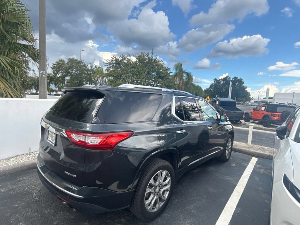 Used 2020 Chevrolet Traverse Premier FWD image 16