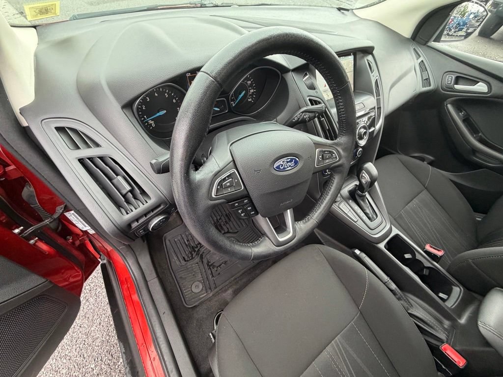Used 2018 Ford Focus SEL w/ Cold Weather Package FWD image 12