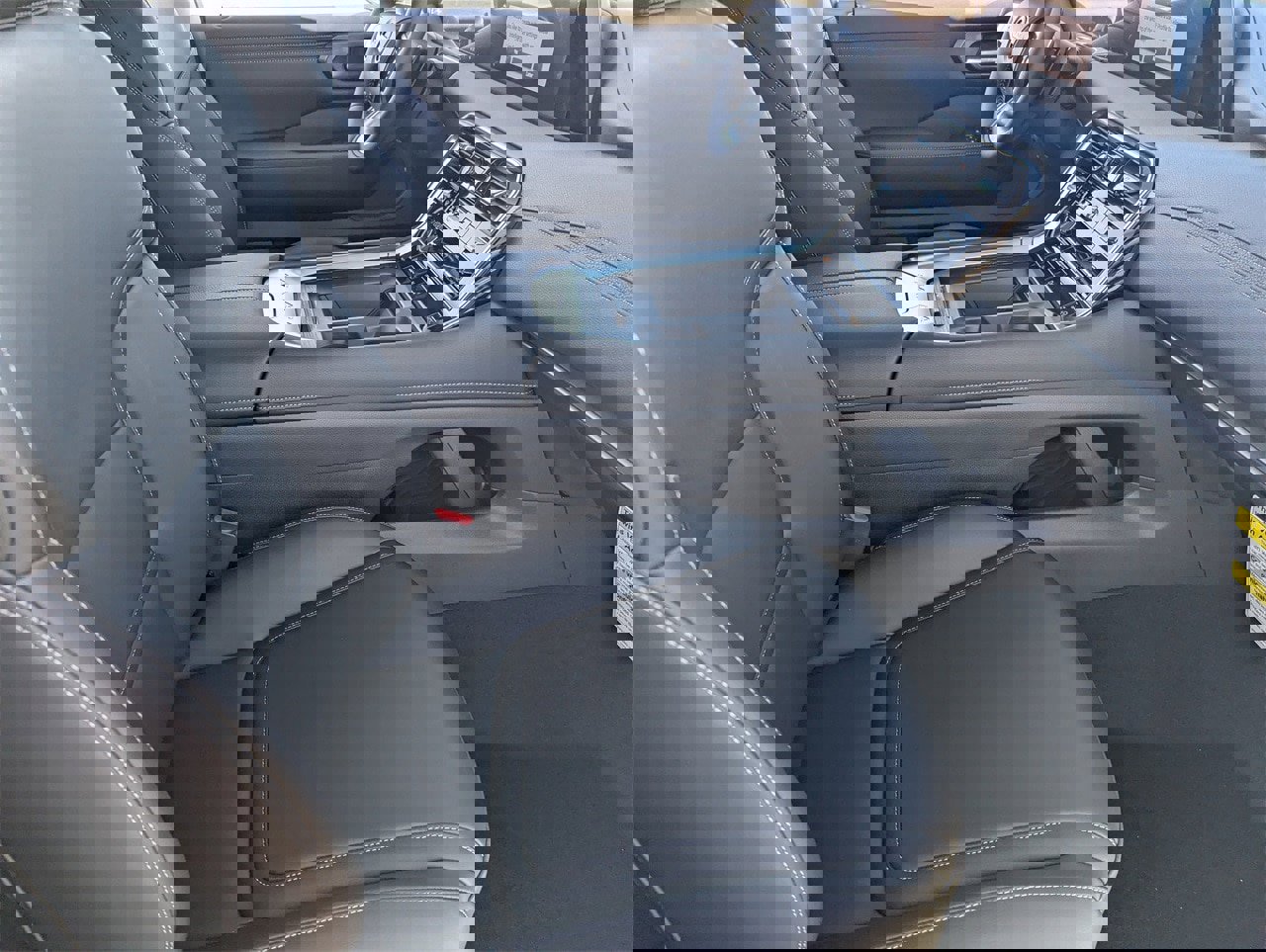 New 2025 Nissan Armada SV image 30