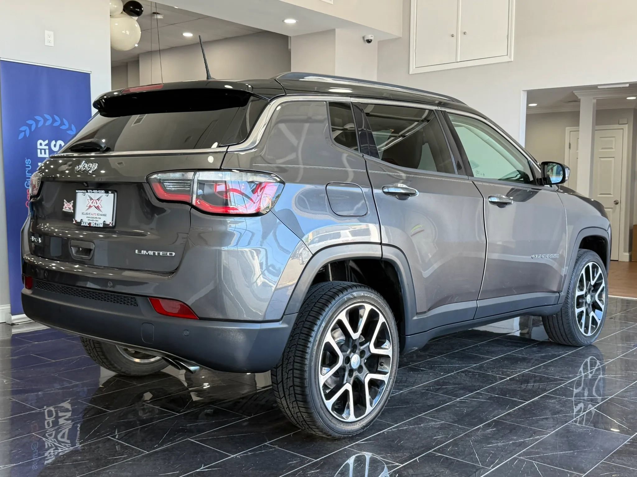 Used 2017 Jeep Compass Limited AWD/4WD image 6