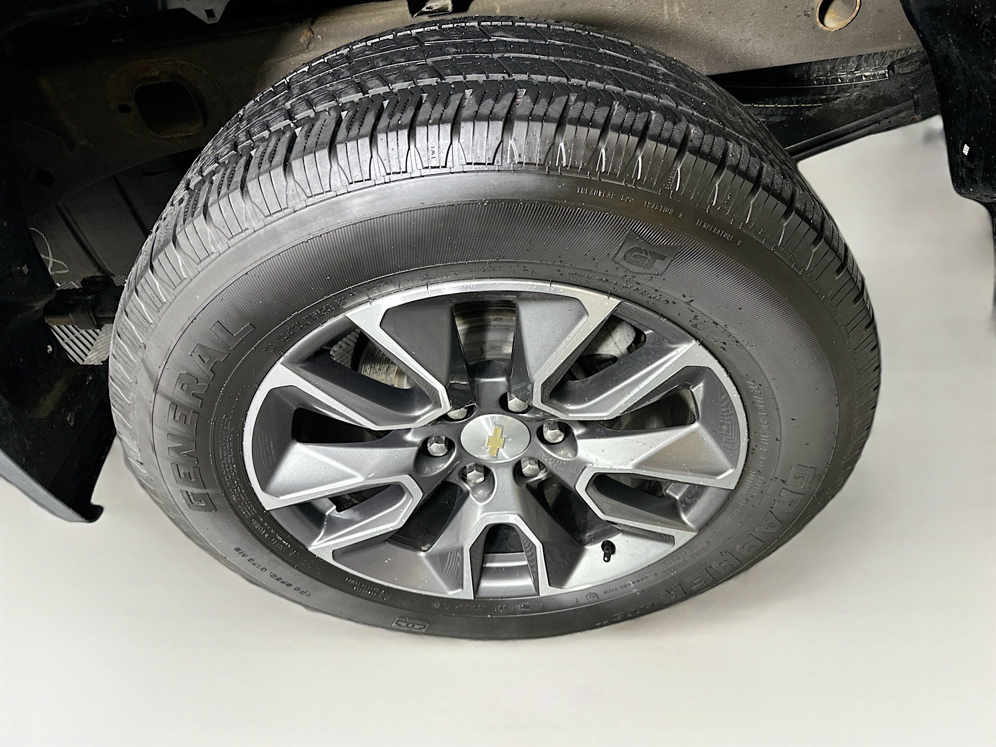 Used 2023 Chevrolet Silverado 1500 LT AWD/4WD image 11