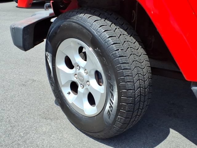 Used 2013 Jeep Wrangler Sahara w/ Connectivity Group AWD/4WD image 9