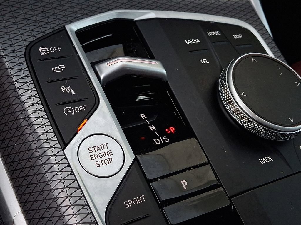 Used 2025 BMW M340i xDrive w/ Premium Package image 9