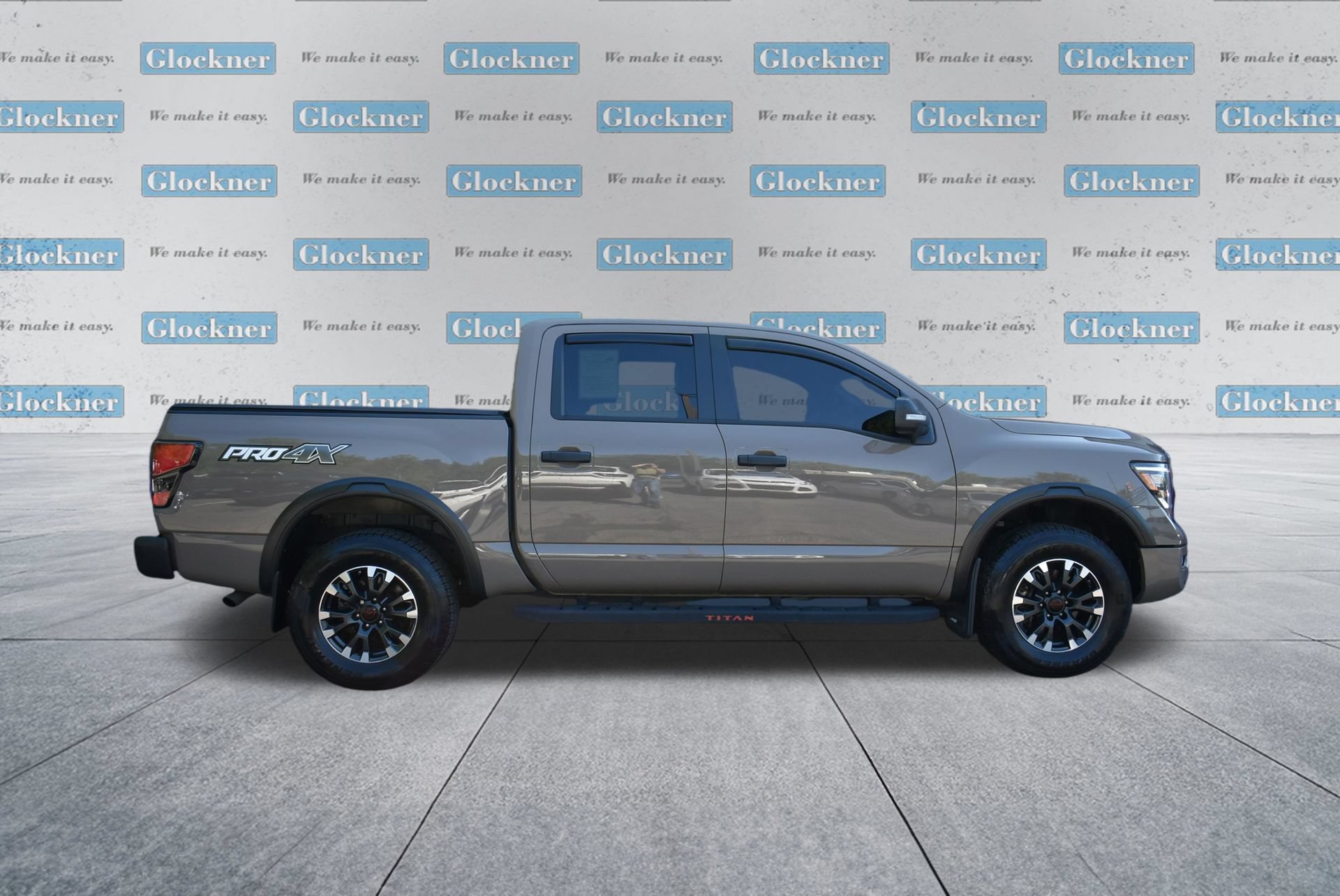 Used 2024 Nissan Titan PRO-4X w/ Pro-4x Convenience Package AWD/4WD image 4
