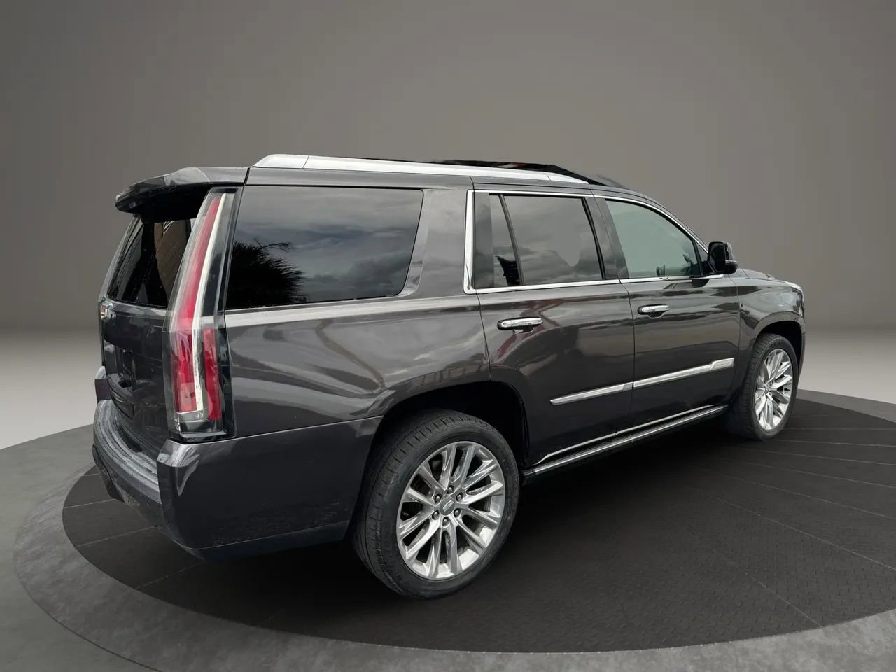 Used 2015 Cadillac Escalade Premium RWD image 9