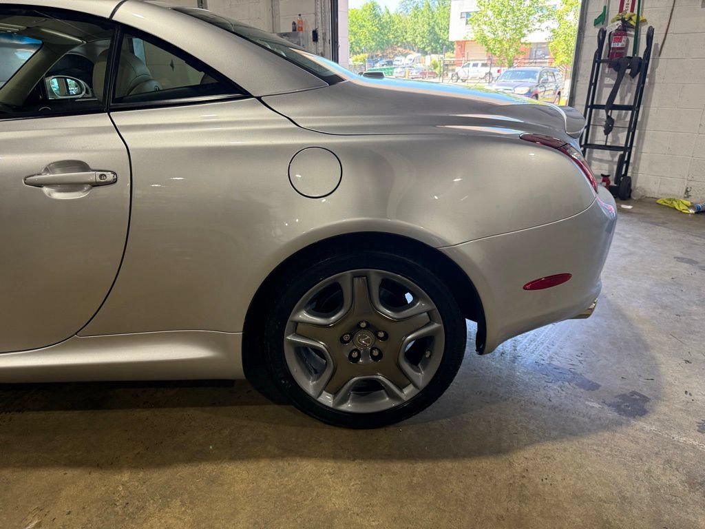 Used 2006 Lexus SC 430 Convertible RWD image 11