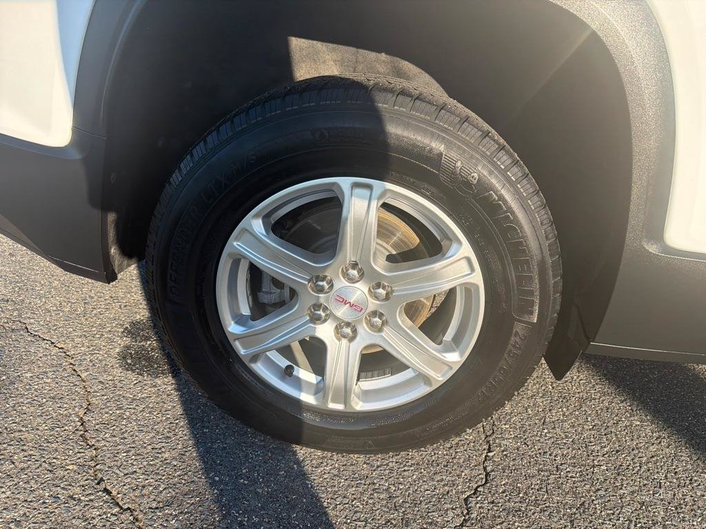Used 2019 GMC Acadia SLE FWD image 35