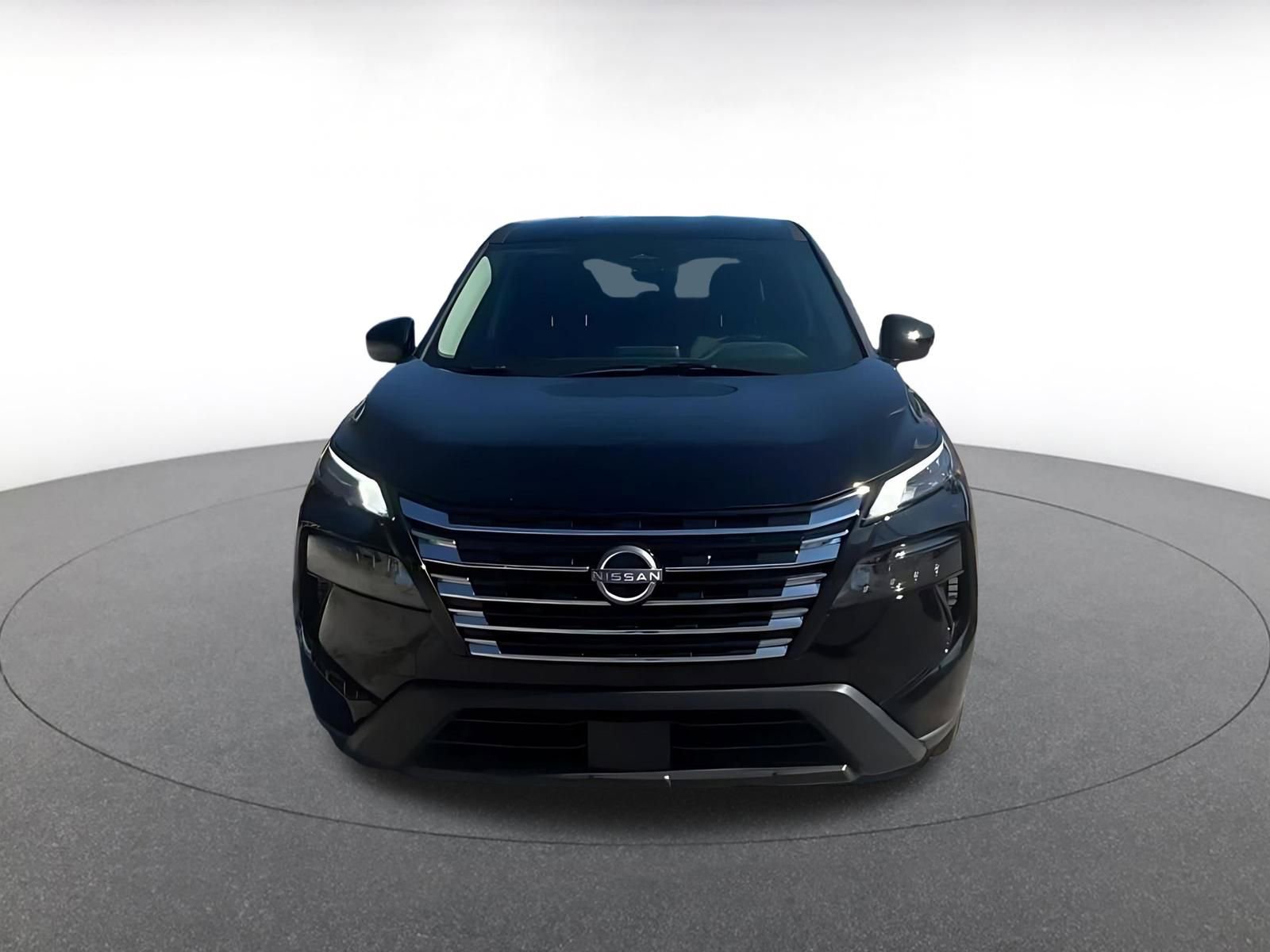 Used 2025 Nissan Rogue SV image 4