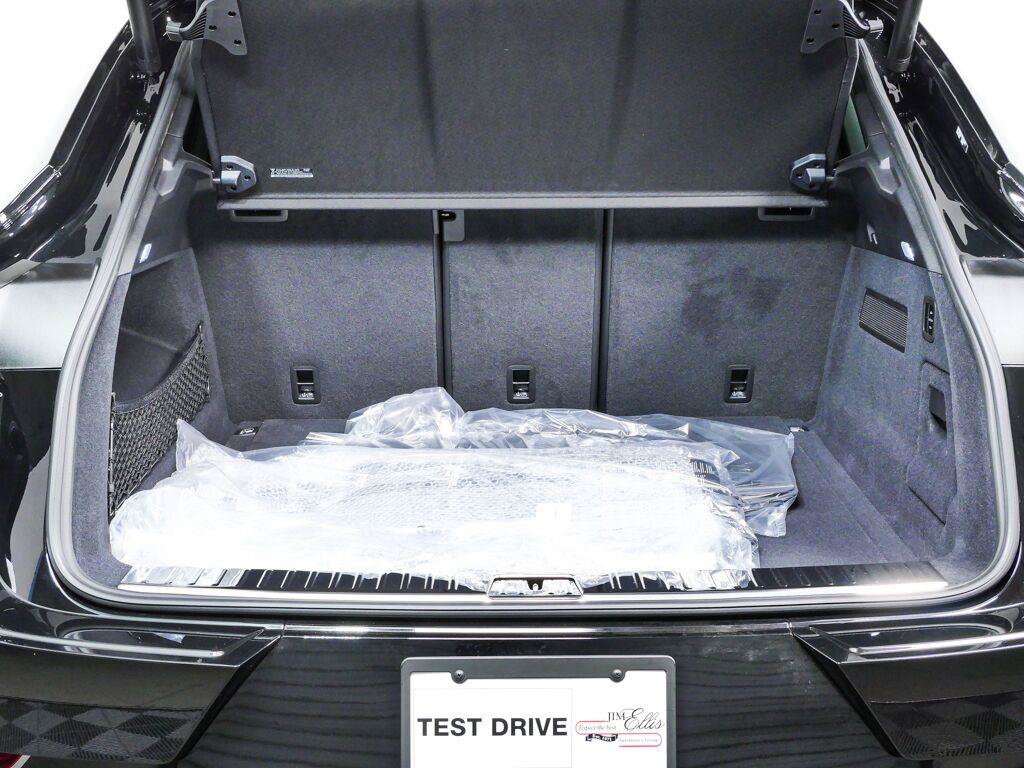 New 2026 Porsche Cayenne GTS AWD/4WD image 32