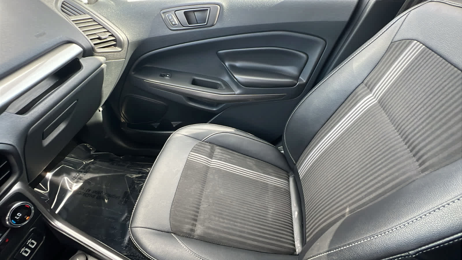 Used 2020 Ford EcoSport SES w/ Interior Protection Package AWD/4WD image 12