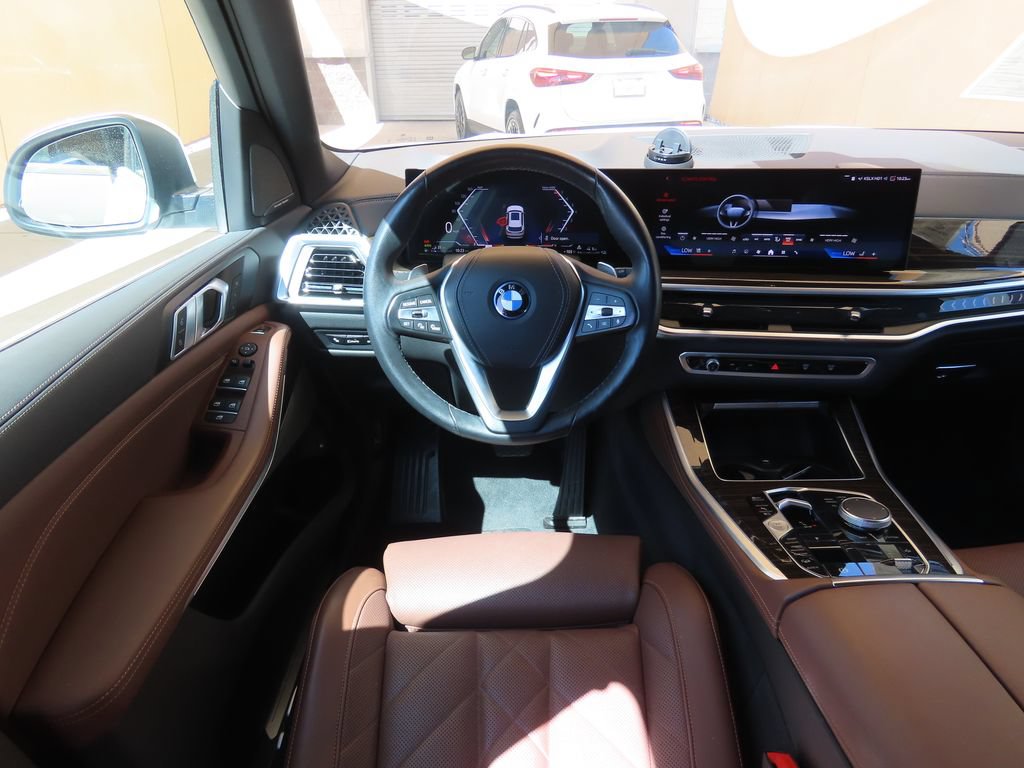Used 2024 BMW X5 xDrive50e w/ Parking Assistance Package AWD/4WD image 5