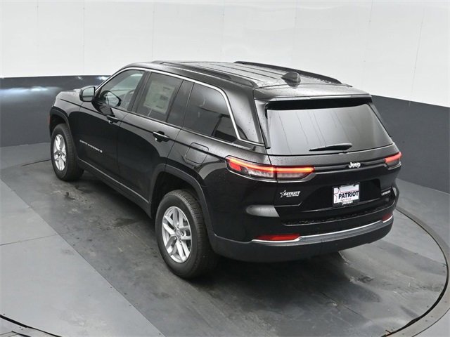 New 2025 Jeep Grand Cherokee Laredo image 32