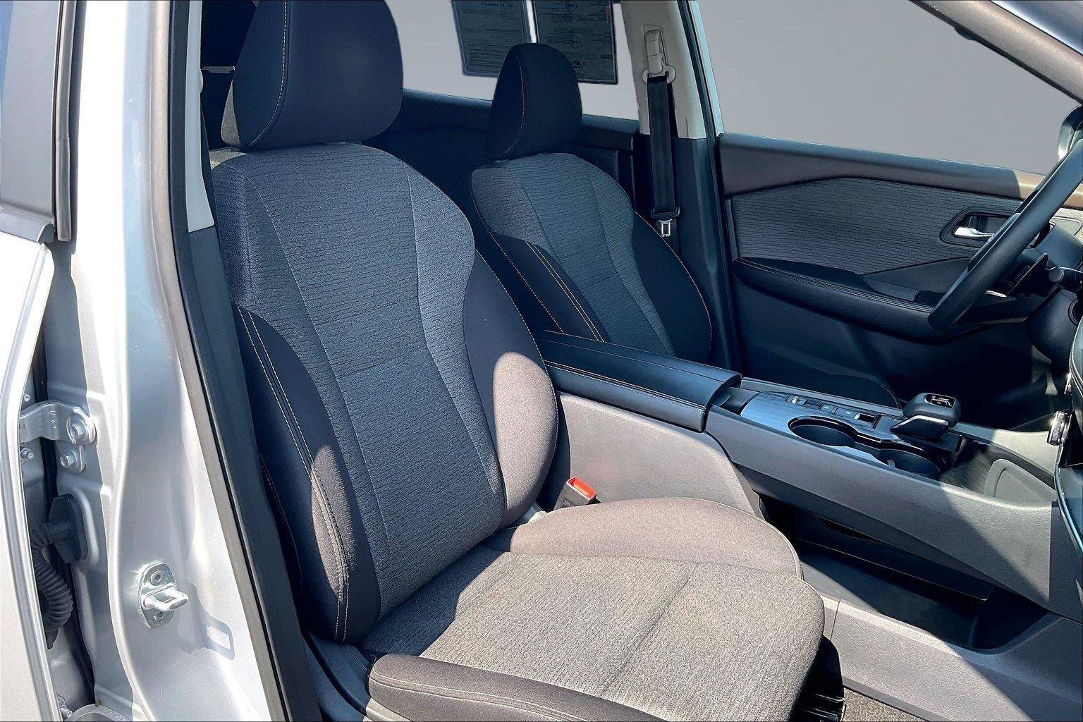 Certified 2023 Nissan Rogue SV FWD image 8