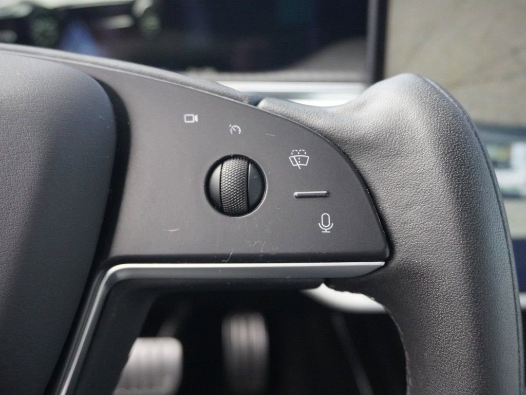 Used 2023 Tesla Model S Plaid image 32