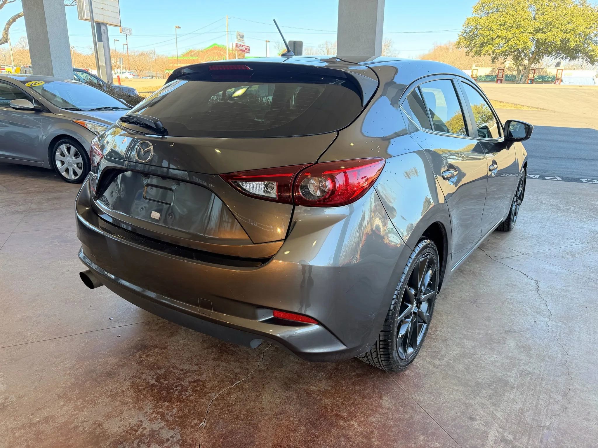 Used 2017 MAZDA MAZDA3 Touring image 6