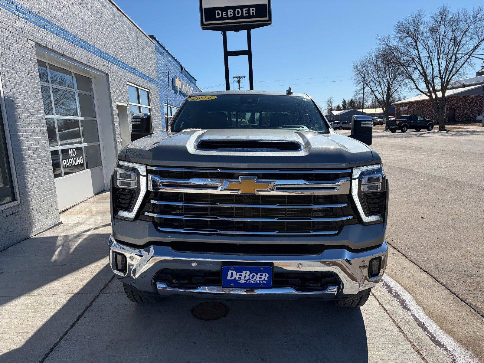 Used 2024 Chevrolet Silverado 2500 LTZ w/ LTZ Plus Package image 7