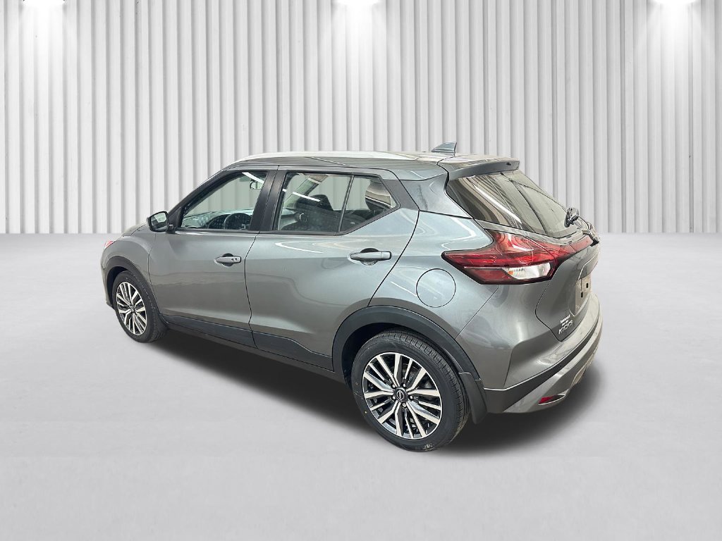 Used 2023 Nissan Kicks SV FWD image 11