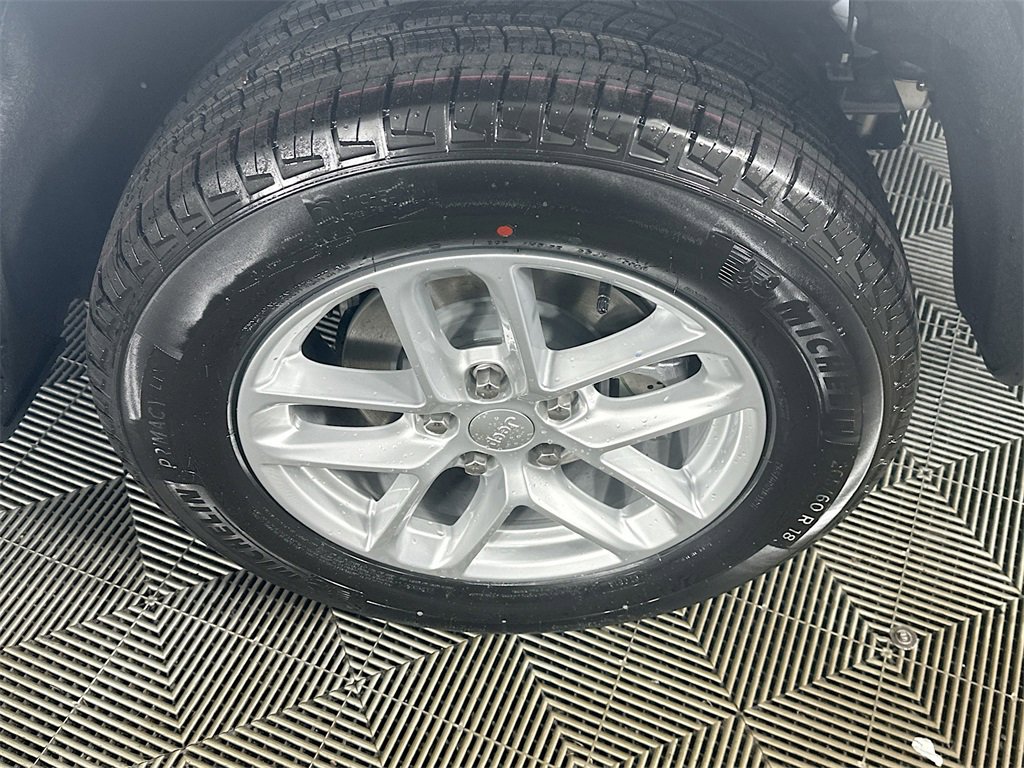 New 2025 Jeep Grand Cherokee Laredo X w/ Luxury Tech Group I image 16