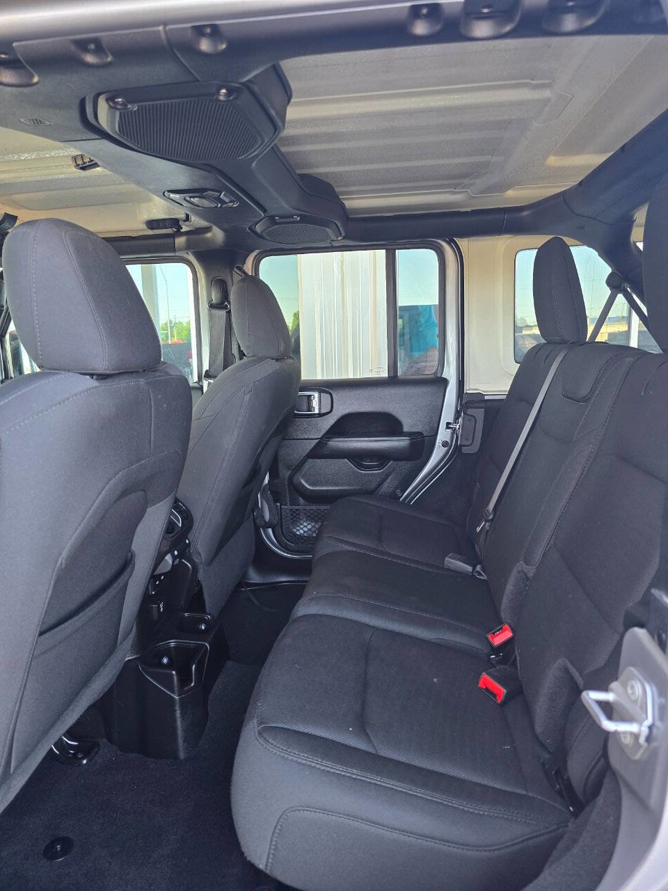Used 2020 Jeep Wrangler Unlimited Sahara image 7