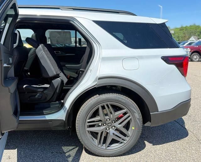New 2026 Ford Explorer ST w/ Sun And Sound Package AWD/4WD image 31