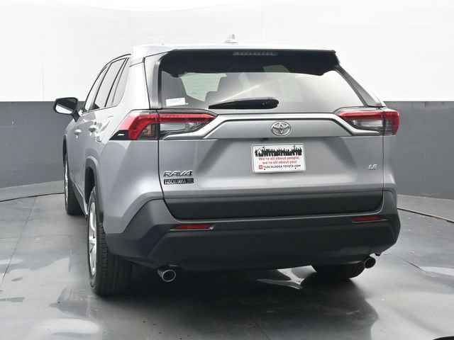Used 2023 Toyota RAV4 LE FWD image 17