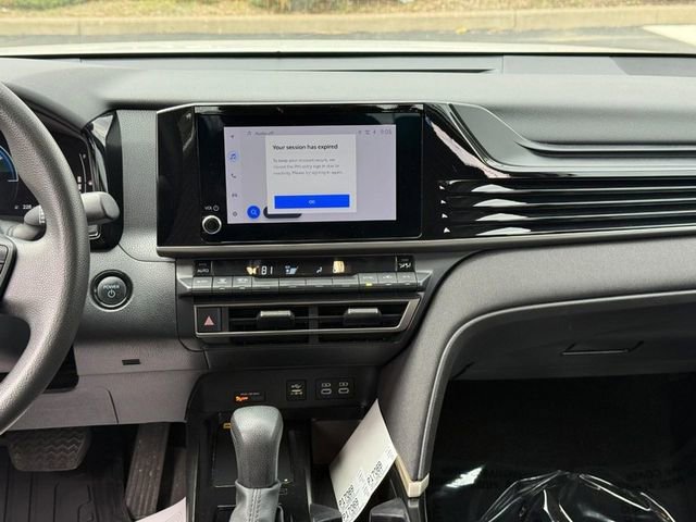 Used 2025 Toyota Camry LE image 13