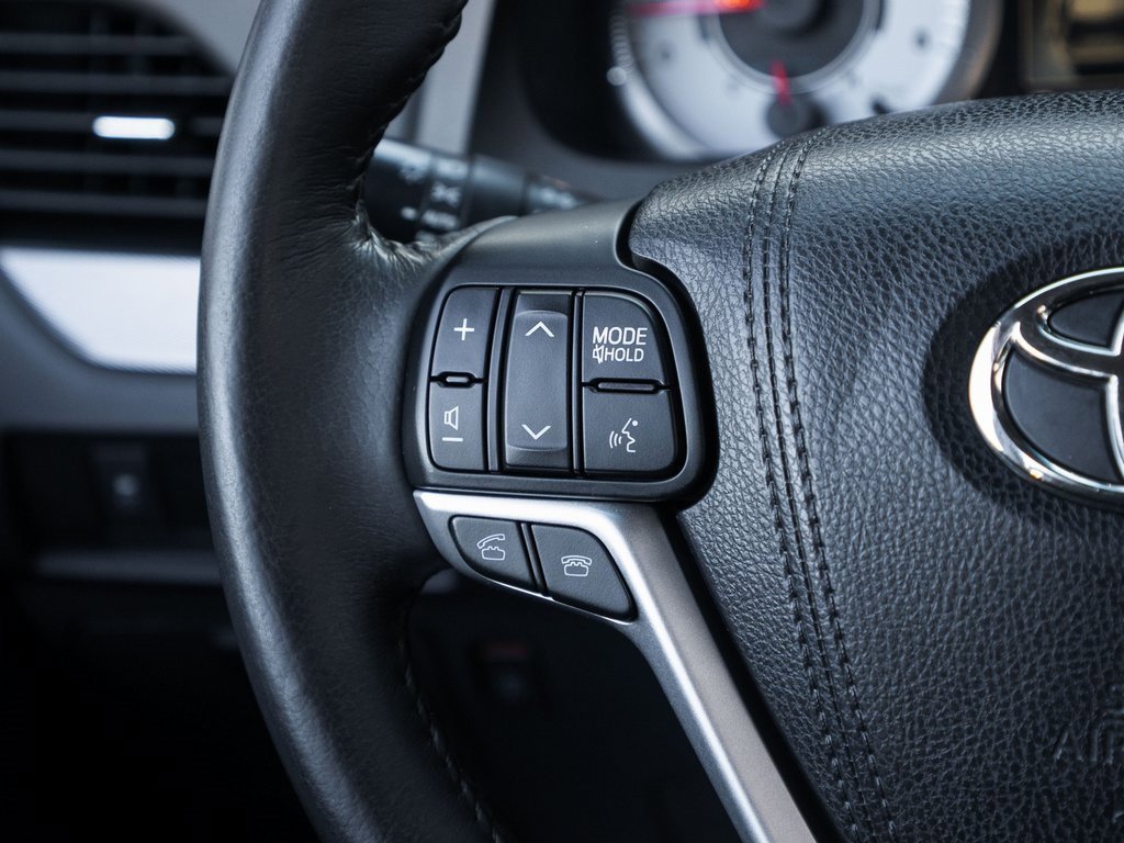 Used 2016 Toyota Sienna SE Premium image 26