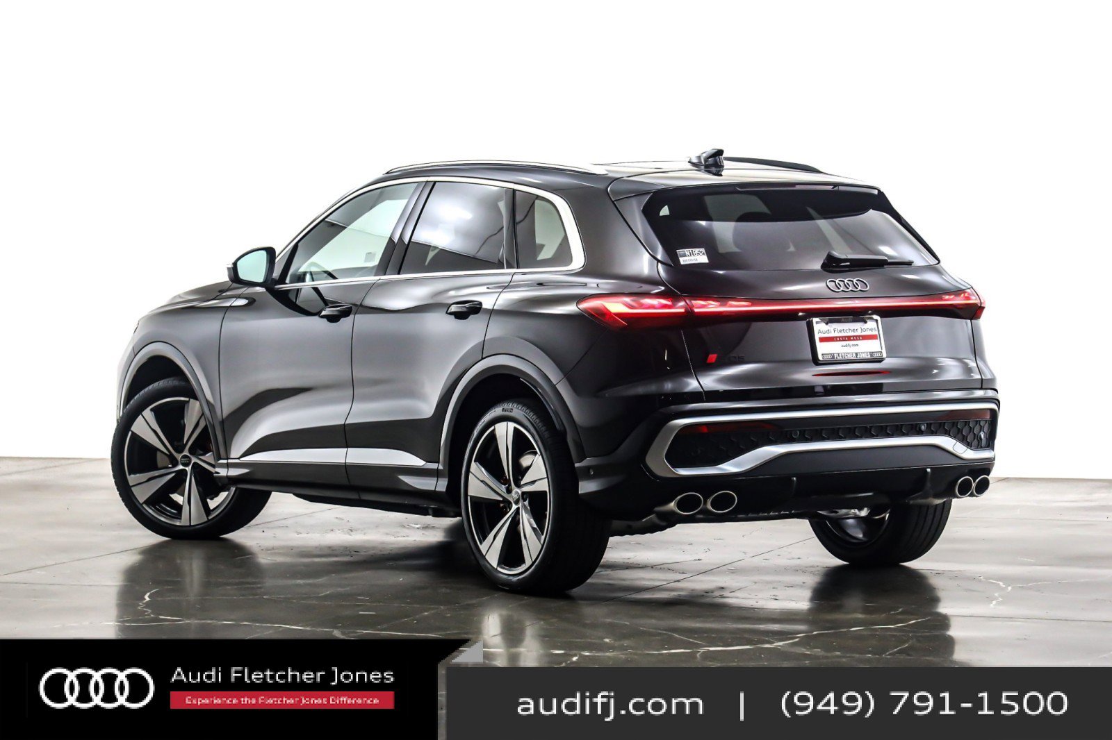 New 2025 Audi SQ5 Prestige image 12
