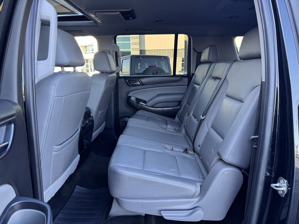 Used 2018 Chevrolet Suburban LT image 21