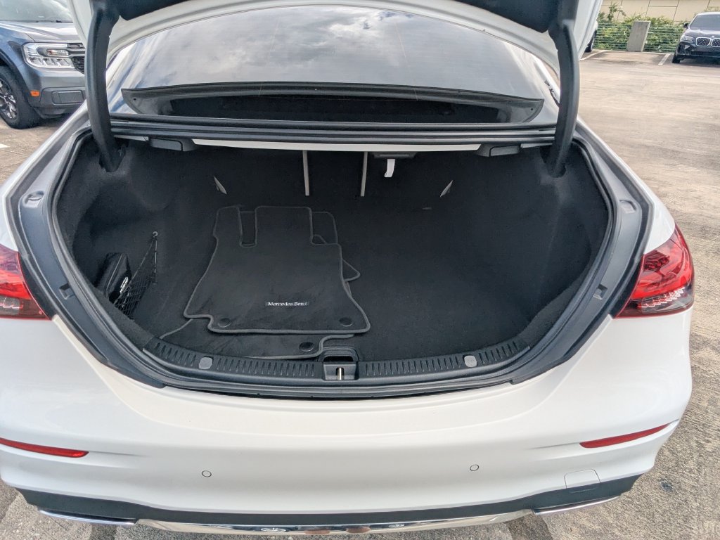 Used 2023 Mercedes-Benz E 350 4MATIC Sedan image 24