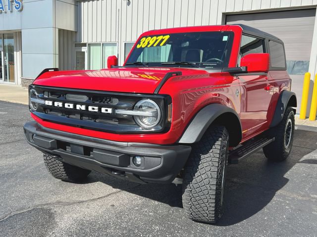 Used 2023 Ford Bronco Outer Banks w/ Sasquatch Package AWD/4WD image 3