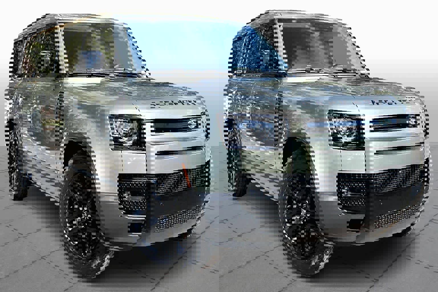 Used 2023 Land Rover Defender 130 SE image 3