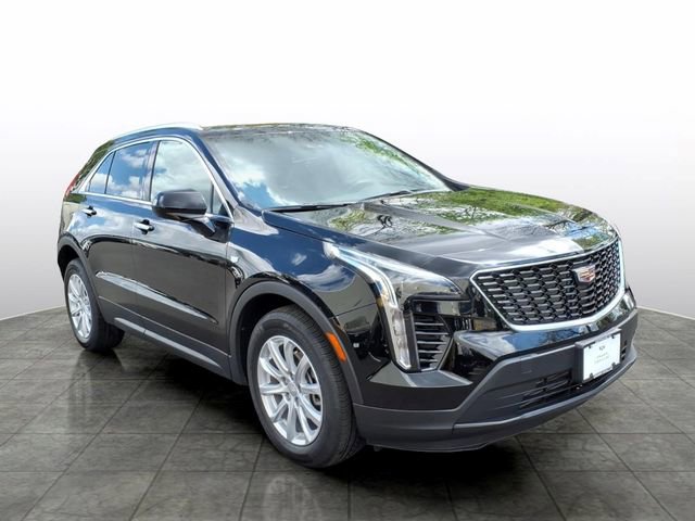 Certified 2023 Cadillac XT4 Luxury w/ Cold Weather Package image 7
