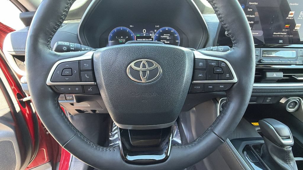 Used 2024 Toyota Grand Highlander AWD image 18