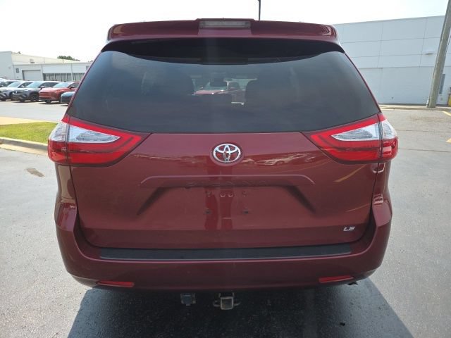 Used 2019 Toyota Sienna LE w/ LE Preferred Package FWD image 6