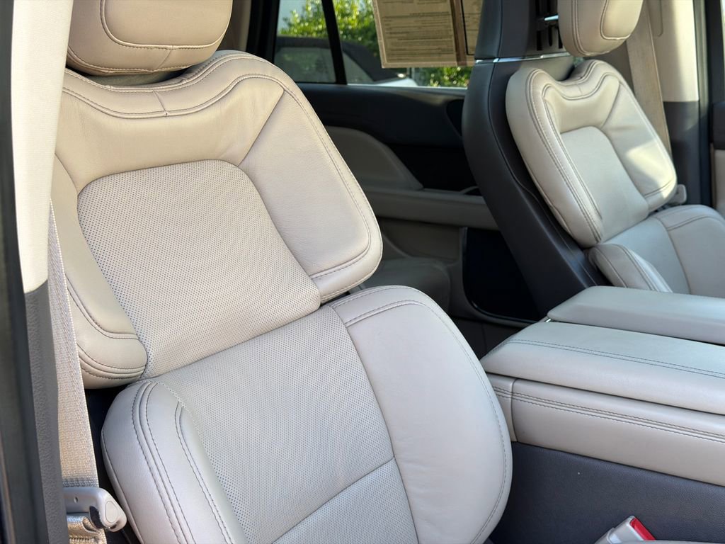 Used 2022 Lincoln Navigator L Reserve image 13