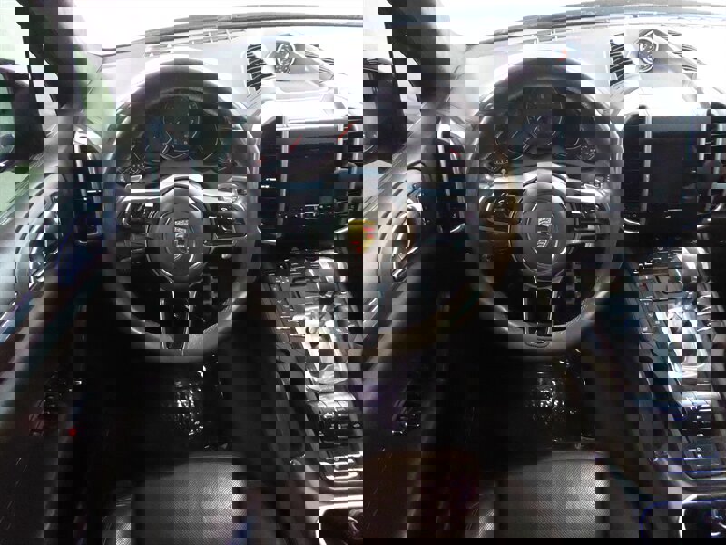 Used 2015 Porsche Cayenne Turbo image 10