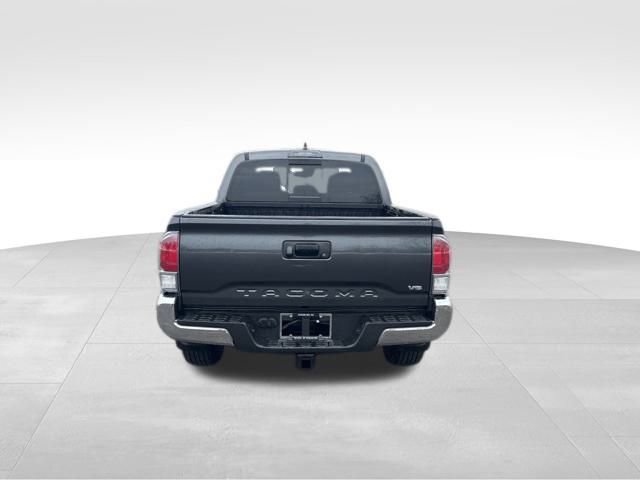 Used 2021 Toyota Tacoma TRD Off-Road image 4