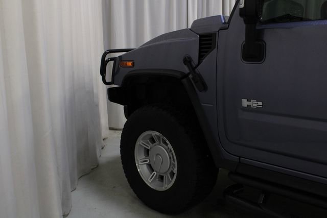 Used 2004 HUMMER H2 w/ Preferred Equipment Group image 29