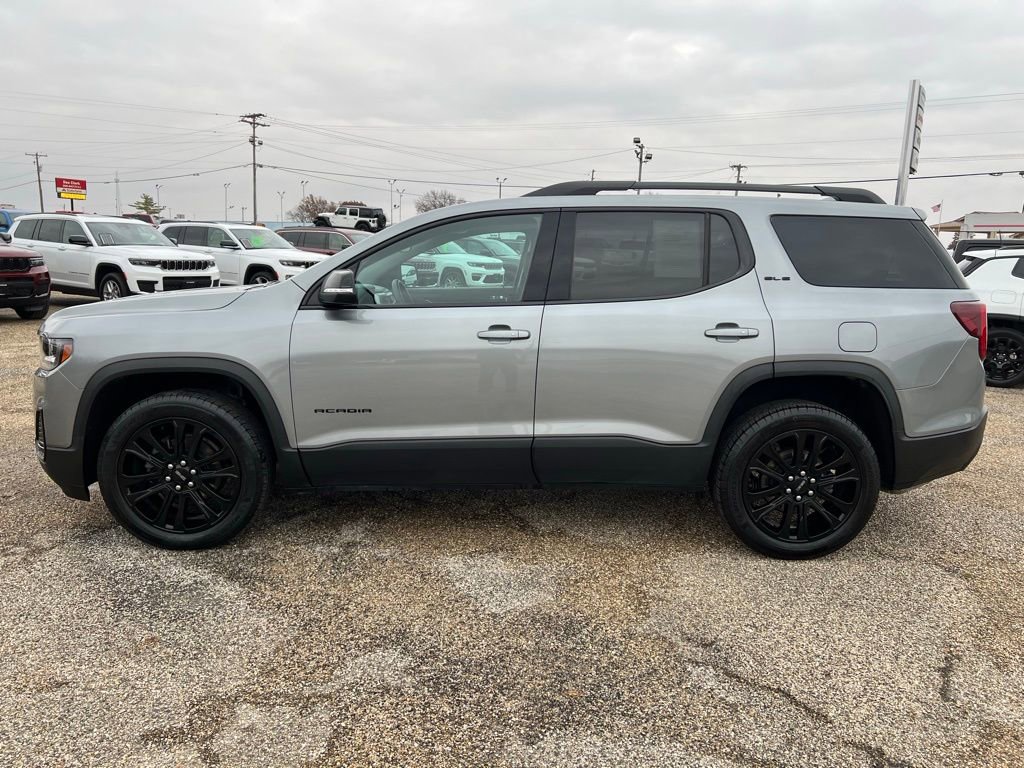 Used 2023 GMC Acadia SLE w/ Driver Convenience Package image 2