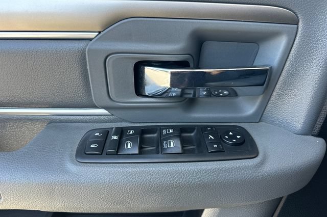 Used 2019 RAM 1500 Classic SLT AWD/4WD image 12