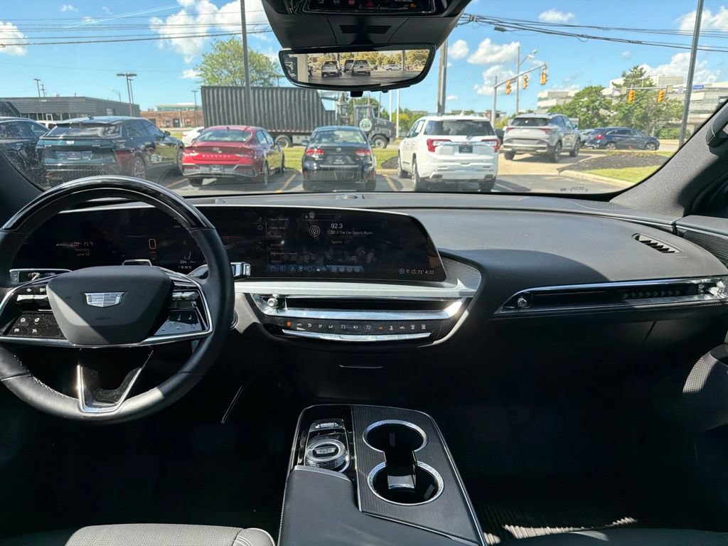 Certified 2024 Cadillac Lyriq Luxury AWD/4WD image 10