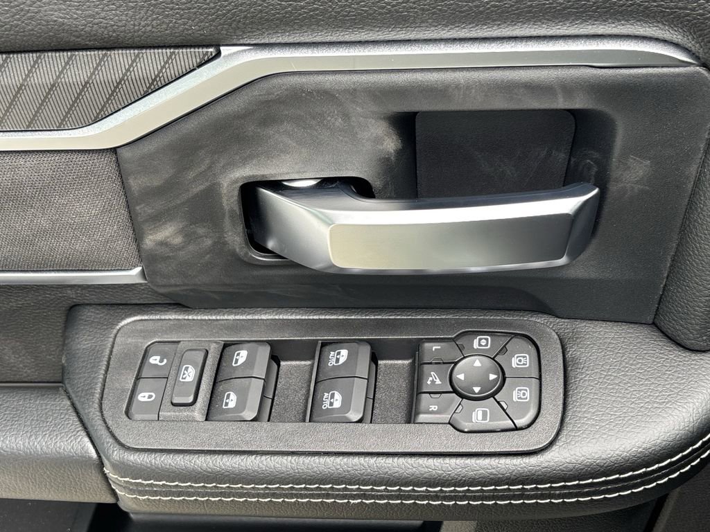 New 2026 RAM 3500 Big Horn AWD/4WD image 22