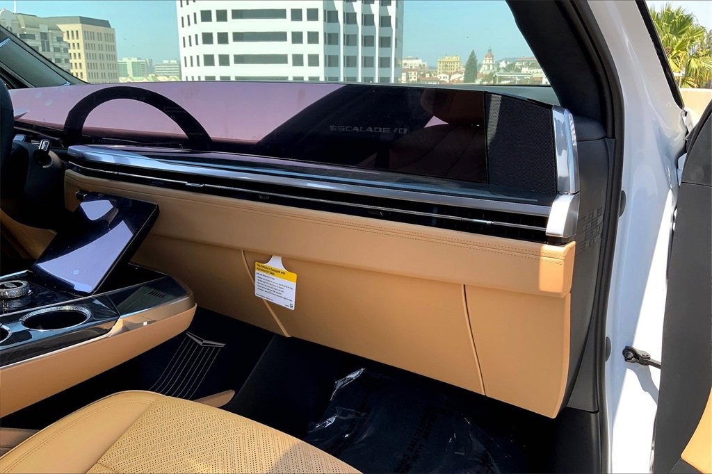 New 2025 Cadillac Escalade IQ Sport 2 image 33
