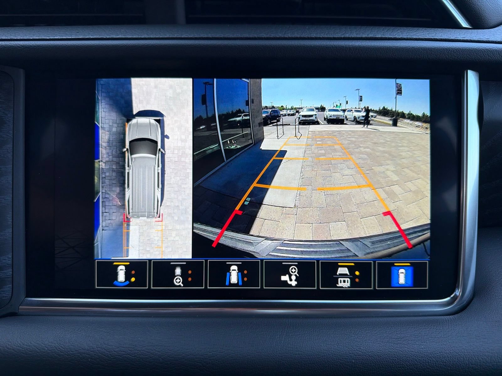 Used 2022 GMC Yukon Denali AWD/4WD image 14